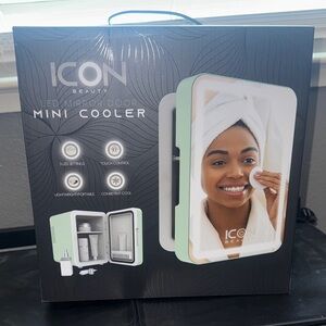 ICON Beauty LED Mirror Door Mini Cooler